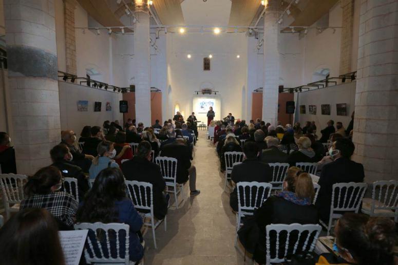 AKUSTİK KONSER MEST ETTİ